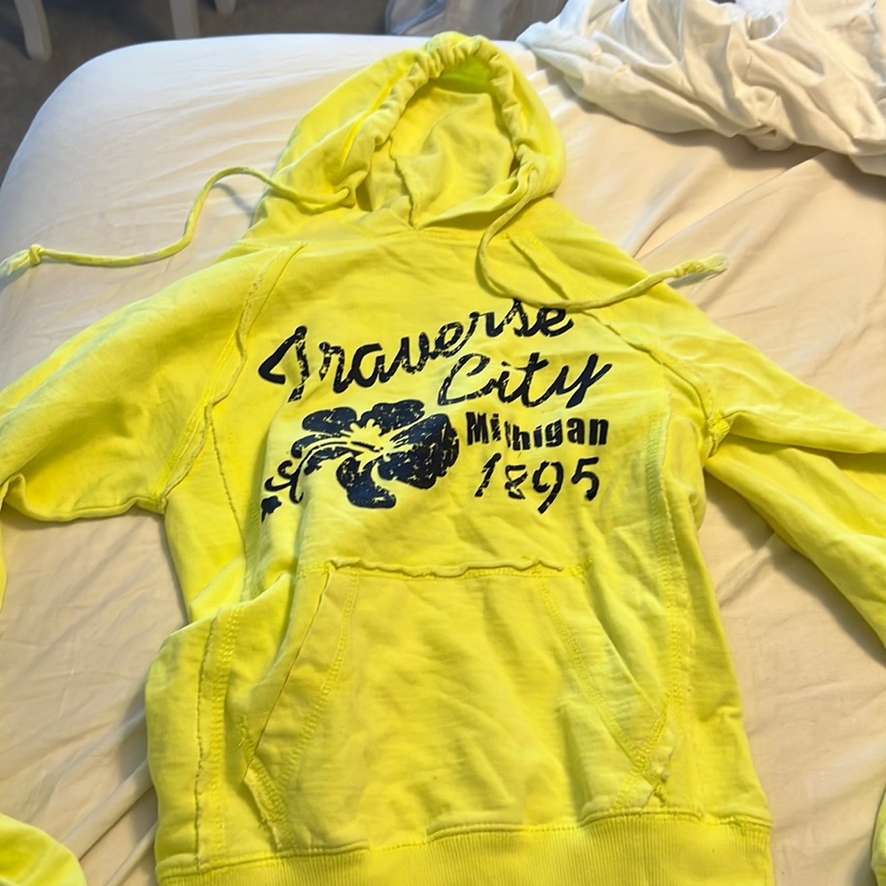 Neon yellow, Traverse City sweatshirt, Size small